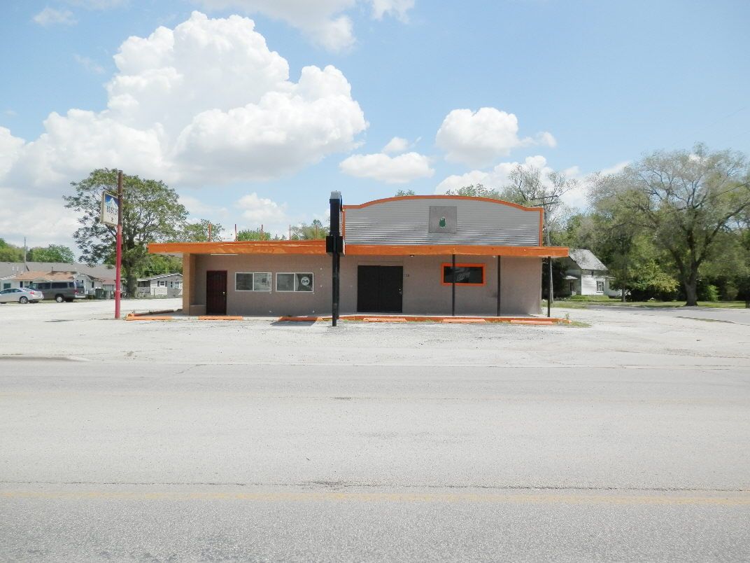 2051 Grand Ave, Galesburg, IL 61401